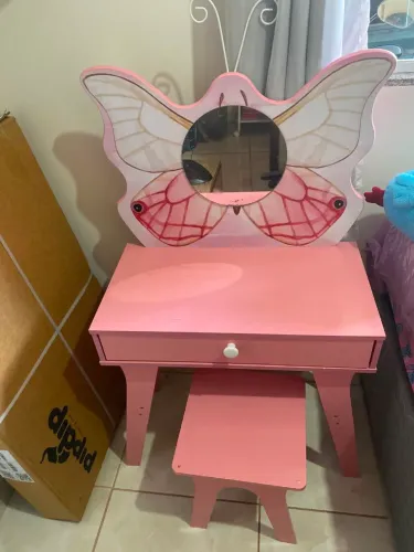 Penteadeira rosa com espelho R$180