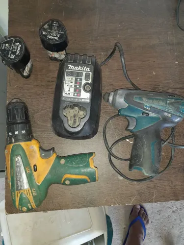 Parafusadeira e furadeira a bateria makita 10v