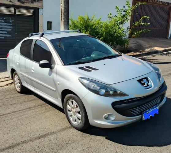 Peugeot 207 Sed. Passion XR Sport 1.4 Flex 8V 4P 2011