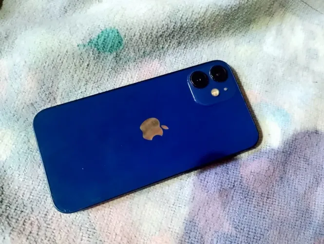 Vendo ou troco iPhone 12 mini pequenos reparos!!