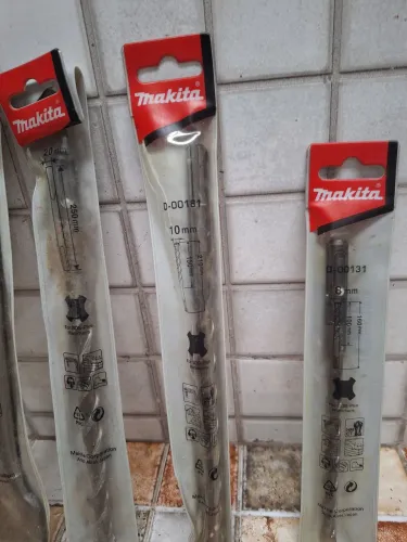 KIT PEÇAS MAKITA SDS P/MARTELETE ROMPEDOR. Talhadeira 40mm + 3 brocas videa (20/10/8mm)