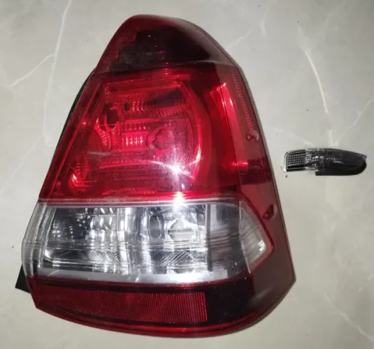 Lanterna direita original Etios Sedan Platinum 2017