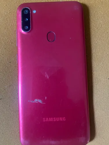 Vende se um aparelho celular A 11 Samsung