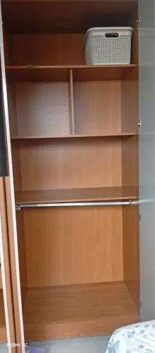 Vendo roupeiro grande, semi novo, 6 meses de uso.