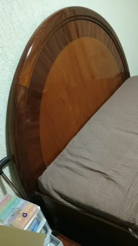 Cama de MOGNO queen com colchão e 2 criados mudos