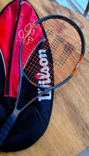 Conjunto Raquete Tênis Wilson Nitro 103 Pro + Bolsa Roger Federer