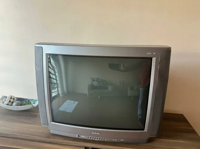 TV CCE ANTIGA, FUNCIONANDO E COM CONVERSOR!!!