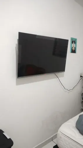 Vendo TV nova praticamente menos de 1 mes de uso