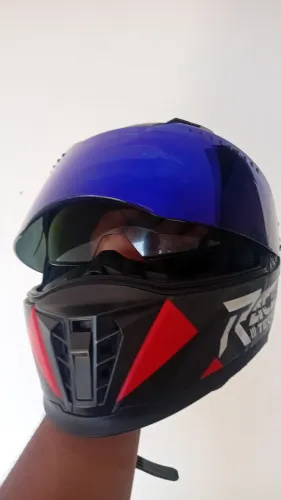 Capacete novo em perfeitas condições para vender logo