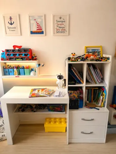 Mesa Escrivaninha Infantil com Nichos e Gavetas - Branca