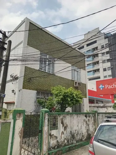 APARTAMENTO TÉRREO EM VILA VALQUEIRE NA RUA LUIS BELTRÃO.