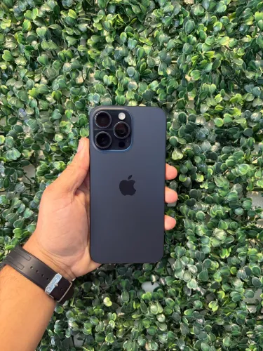 iPhone 15 pro Max 256 GB ?87% tela trocada 3 meses de garantia 