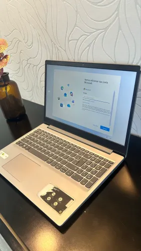 Vendo Notebook Lenovo IdeaPad S145 - Intel Core i5 | 1TB HD | 4GB RAN |16GB Intel Optane