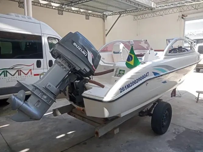 Lancha para vender ou trocar algo do meu enteresse