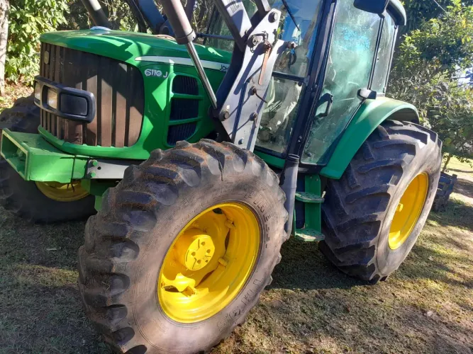 Trator John Deere 6110 J. Com conjunto hideaulico concha<br>Ano 2016<br>Preço 280.000