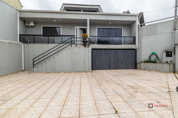Casa com 225m2 em Capão Raso, Curitiba/PR