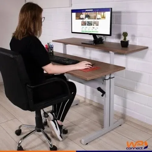 Mesa de altura regulável manual com 2 tampos independentes