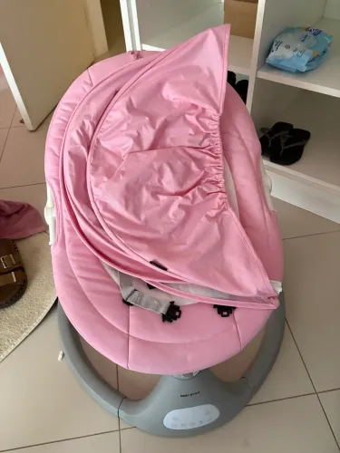 Cadeirinha de balanço e bolsa maternidade