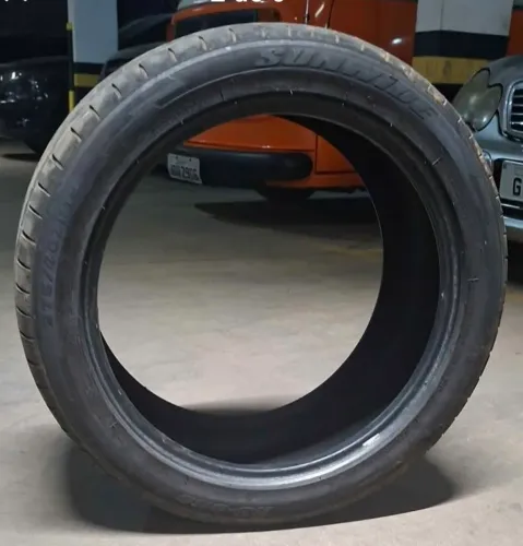 pneu 275/40/19