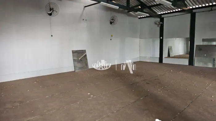 Barracão à venda, 321 m² por R$ 870.000,00 - Centro - Londrina/PR