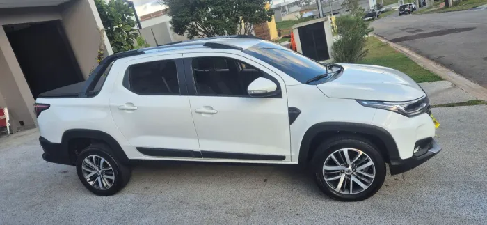Fiat Strada Volcano 1.3 Flex 8V CD 2024