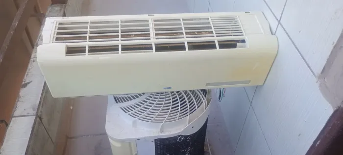 Ar condicionado 12 mil BTUs instalação fácil acesso