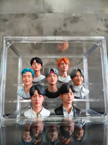 BTS - Coleção de bustos dos integrantes do BTS