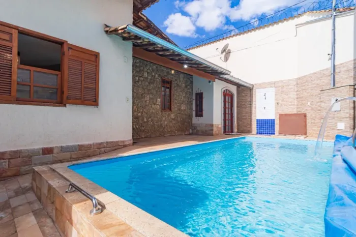 Casa com 4 quartos à venda em Belo Horizonte