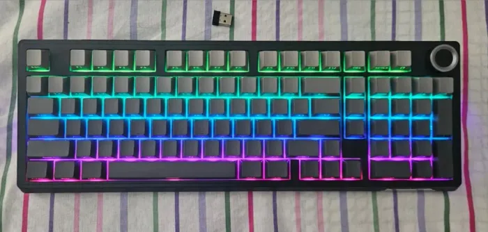 Teclado mecânico Solakaka Ki99 Pro RGB