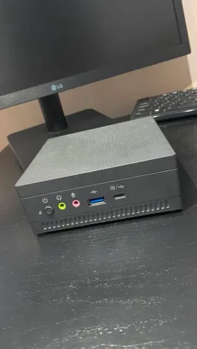 Mini PC Ryzen 7 8GB RAM 256GB SSD