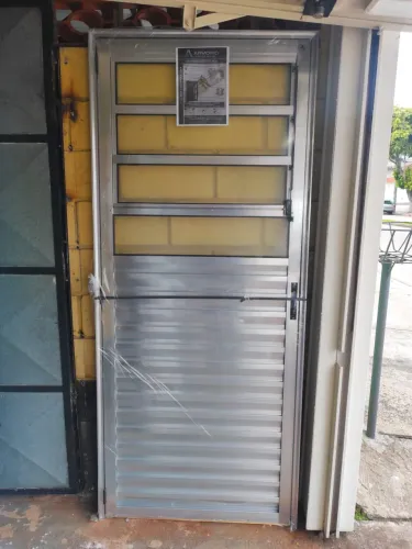 PORTA DE ALUMÍNIO PARA COZINHA BASCULANTE - A PARTIR DE R$565