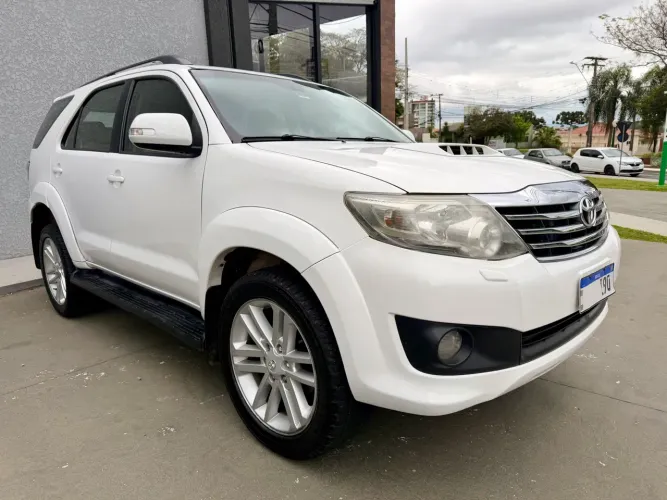 Toyota Hilux SW4 SRV D4-d 4X4 3.0 TDI Dies. AUT 2014
