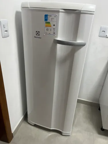 Freezer Vertical Electrolux 162L - Funcionando Perfeitamente