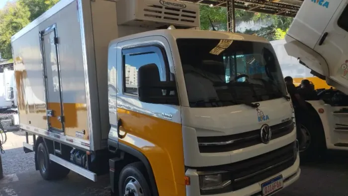 Caminhões Frigoríficos