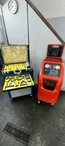 Máquina de troca de óleo de câmbio com maleta com flanges.