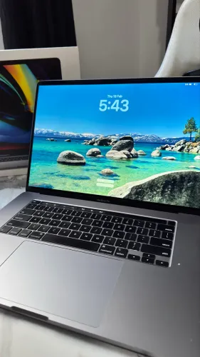 MacBook Pro 2019 I7 32GB RAM DDR4