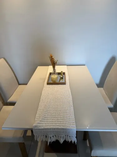 VENDO MESA DE JANTAR - 4 LUGARES