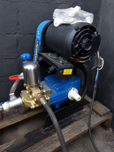 LAVA JATO LJ330 FIXA C/MOTOR 2HP C/MANG CHAPERINI <br><br>3/8 (127/220V)