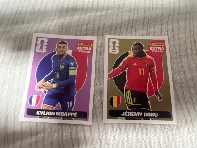 Figurinha legend Doku gold e mbappe regular. As duas por R$350,00 