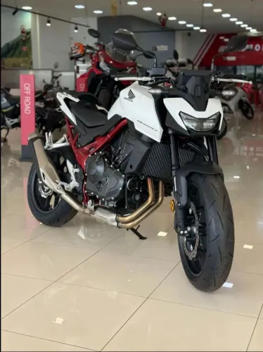 HORNET 750 + EMPLACAMENTO GRATIS