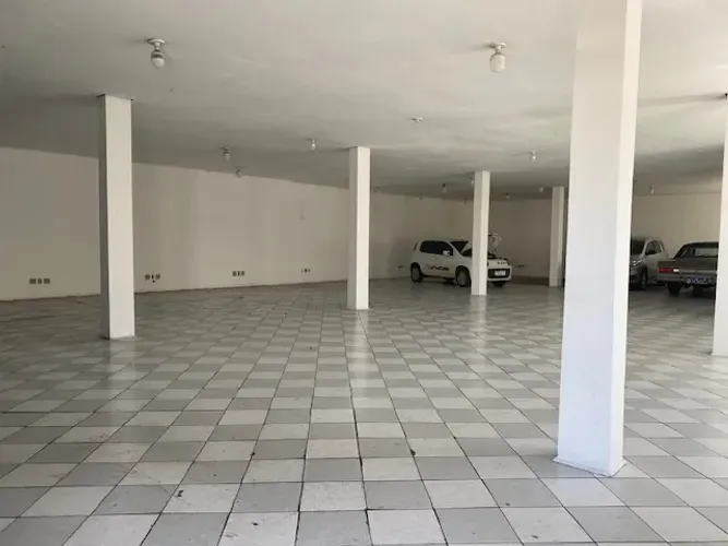 Salão com 250 m ² em excelente localização na Vila Carrão.