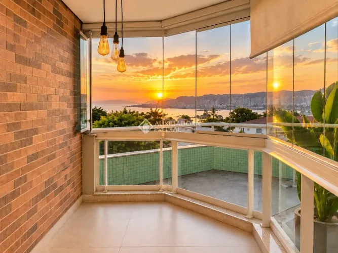 Apartamento com 2 dormitórios, suíte e vista mar no Abraão