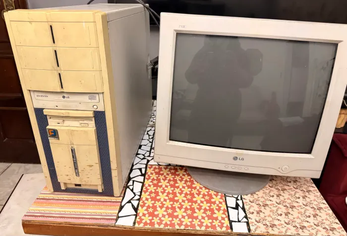 PC Antigo Windows XP Original + Monitor LG CRT Liga Sem Vídeo Retro Gamer