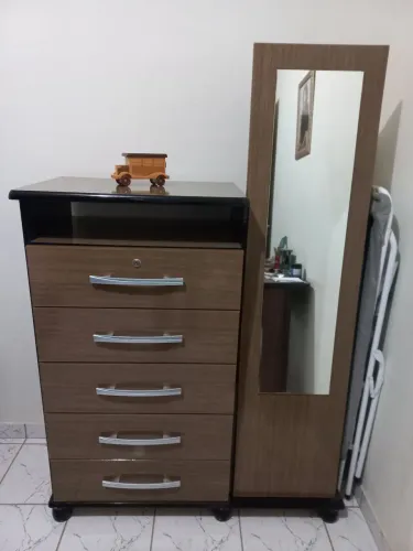 Cômoda com sapateira e espelho