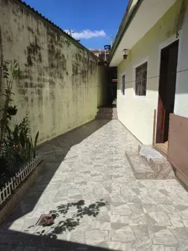 Excelente casa com quintal em Inhoaíba ( campo grande) longe de comunidade