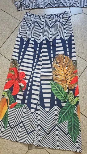 Lindíssimo Conjunto Saia e Blusa TAM G!!