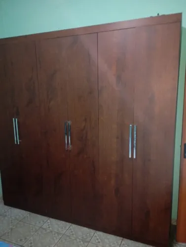 Guarda roupa 6 portas