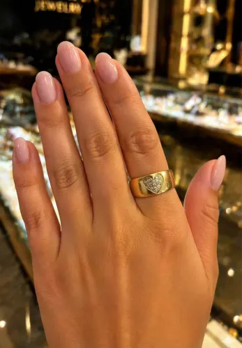 Anel pavê de coração em Ouro 18k 750