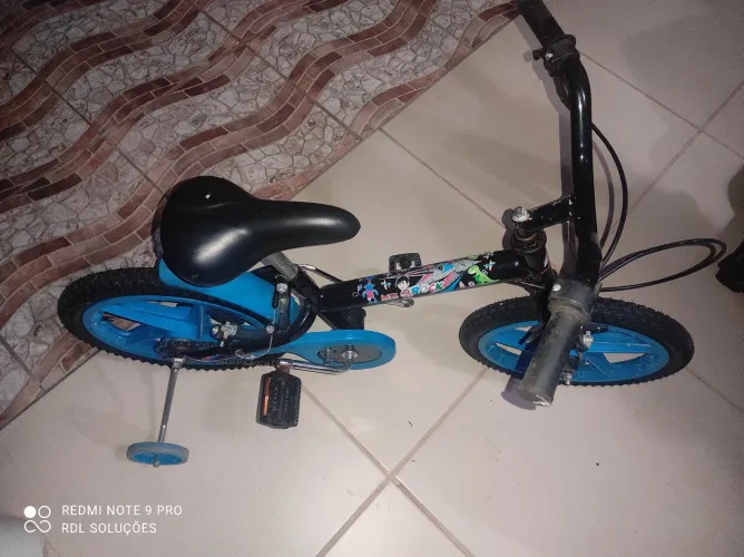 Bicicleta infantil semi-nova