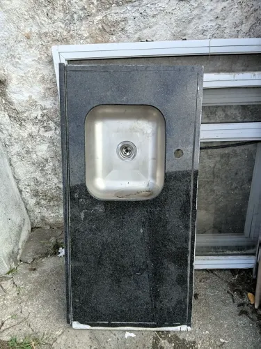 Pias pra cozinha de mármore com Cuba de inox medidas 1.20 altura por 56.cm de largura 